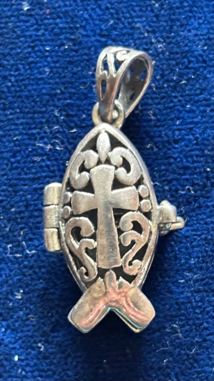 Vintage Sterling Silver Prayer Christian Box Cross Pendant 1" x .5" Opens Up